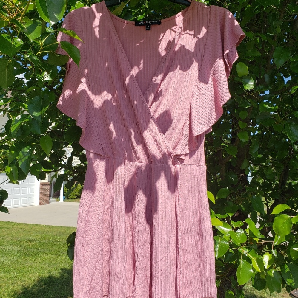 Pinkish Rompers - Picture 4 of 5